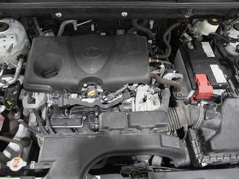 Used 2021 Toyota RAV4 XLE image 19