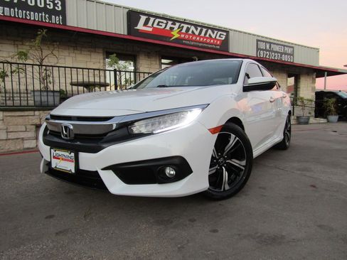 Used 2017 Honda Civic Touring image 1