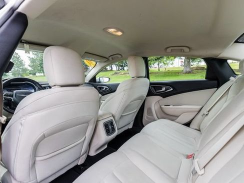 Used 2016 Chrysler 200 Limited w/ Convenience Group FWD image 12