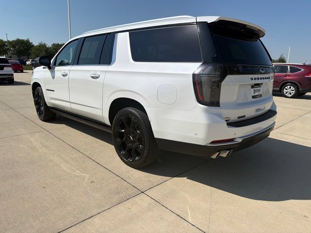 Used 2025 Chevrolet Suburban High Country AWD/4WD image 8