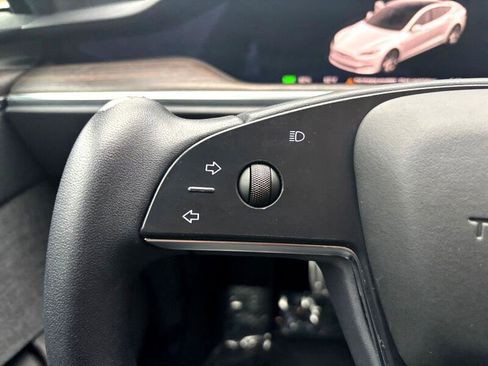 Used 2022 Tesla Model S AWD image 39