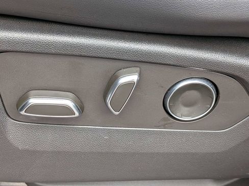 Certified 2021 Cadillac Escalade Premium Luxury w/ LPO, Illumination Package AWD/4WD image 20