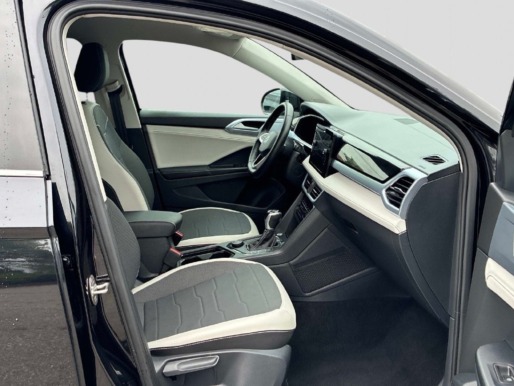 Certified 2025 Volkswagen Taos SE AWD/4WD image 9