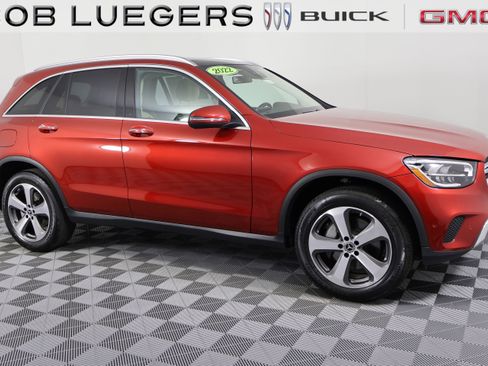 Used 2022 Mercedes-Benz GLC 300 4MATIC image 2