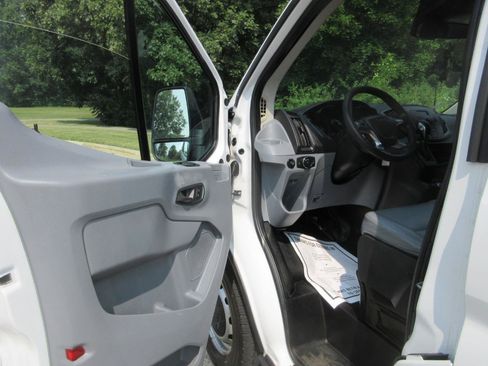 Used 2018 Ford Transit 150 130 Low Roof RWD image 31
