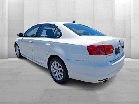 Used 2013 Volkswagen Jetta SE FWD image 4