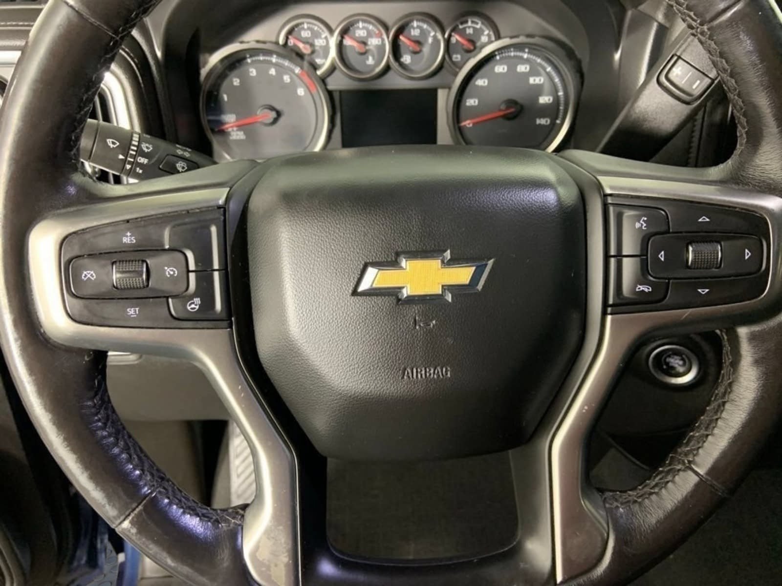 Used 2021 Chevrolet Silverado 1500 LT AWD/4WD image 29