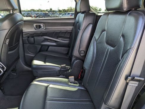 Certified 2023 Kia Sorento SX image 19