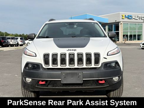 Used 2017 Jeep Cherokee Trailhawk AWD/4WD image 7