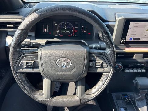 Used 2025 Toyota Tacoma SR5 AWD/4WD image 24