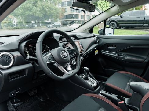 New 2025 Nissan Versa SR w/ Trunk Package image 19