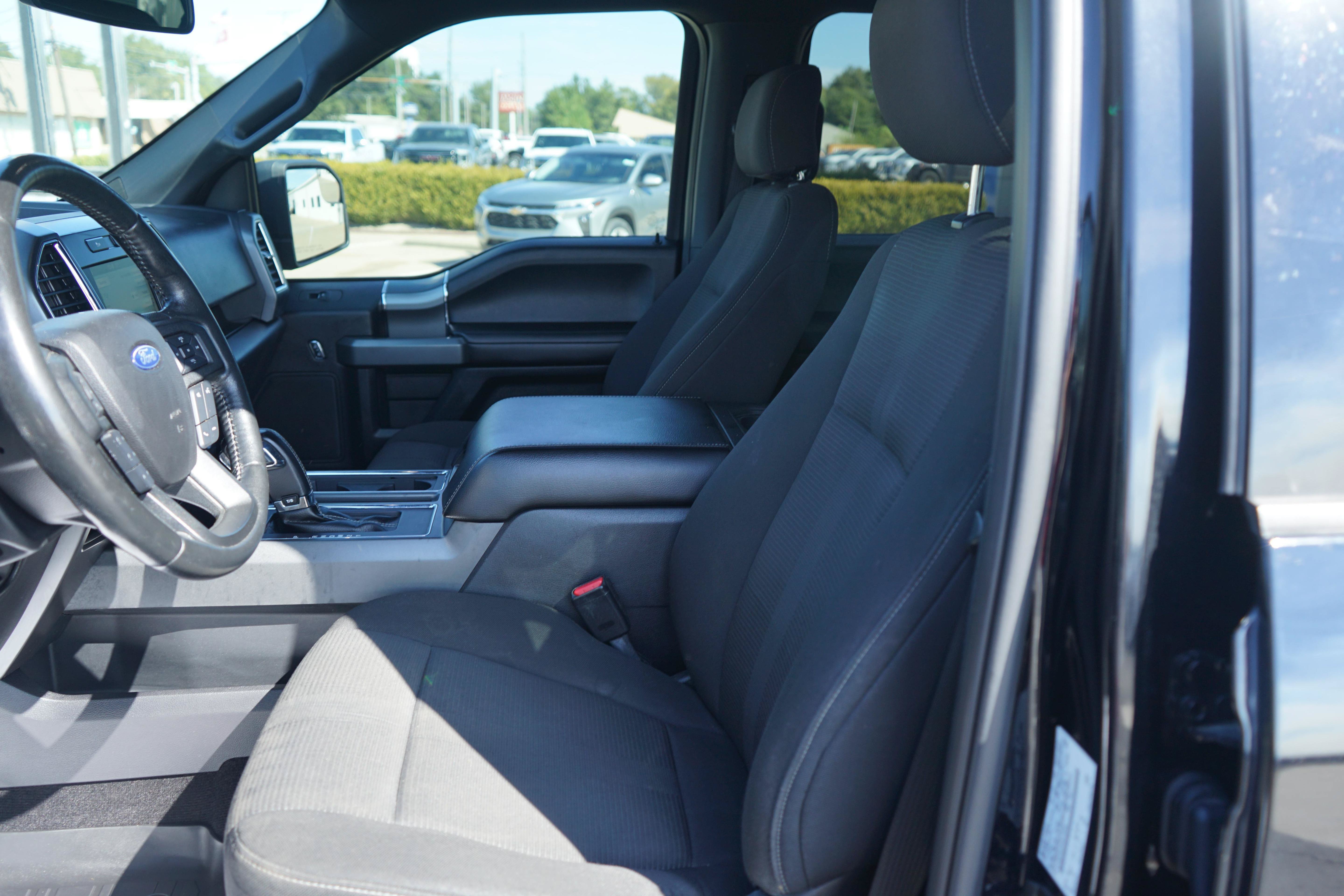 Used 2017 Ford F150 XLT w/ Equipment Group 302A Luxury AWD/4WD image 9