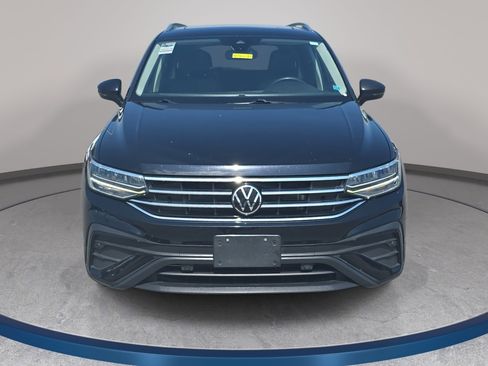 Used 2022 Volkswagen Tiguan SE AWD/4WD image 2