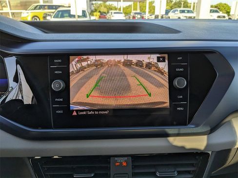 Certified 2022 Volkswagen Taos SE w/ Driver Assistance Package image 22