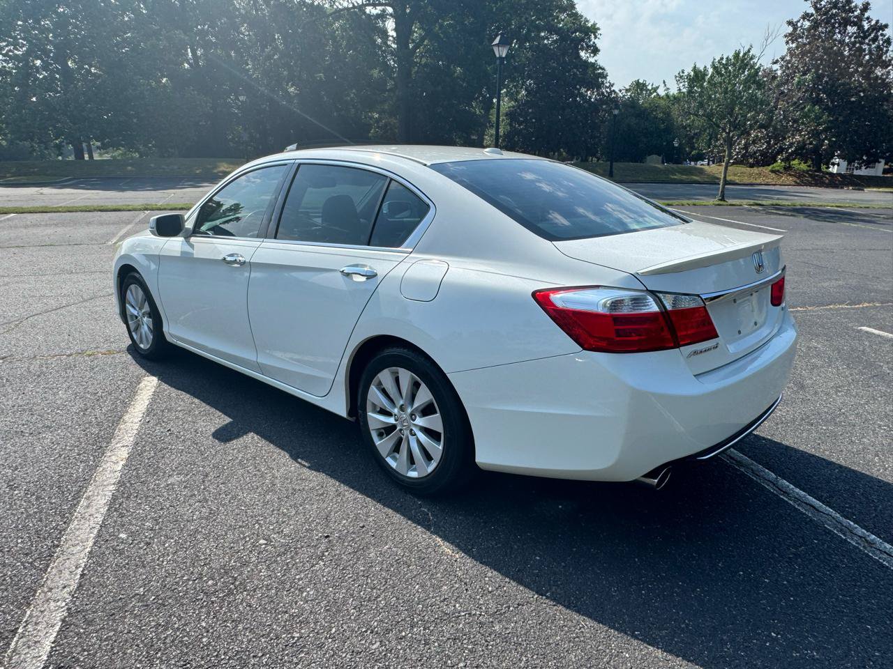 Used 2013 Honda Accord EX-L image 9
