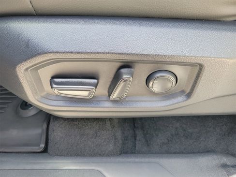 Used 2025 Toyota Tundra SR5 w/ SR5 Premium Package image 17