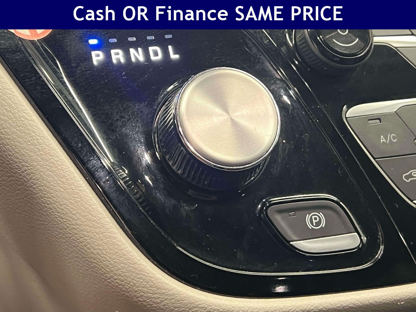 Used 2024 Chrysler Pacifica Touring-L FWD image 21