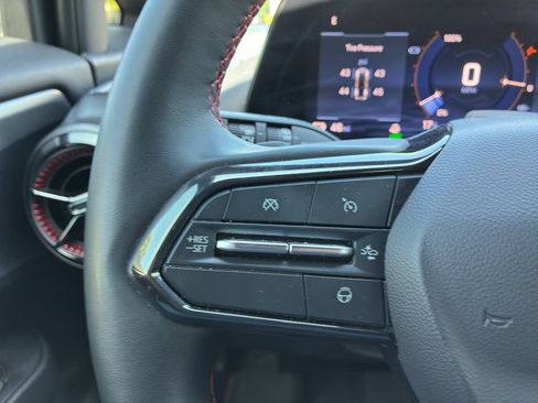 Used 2024 Chevrolet Equinox EV RS FWD image 26