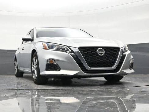 Used 2019 Nissan Altima 2.5 S FWD image 26