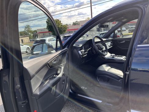 Certified 2025 Audi Q7 3.0T Premium image 7