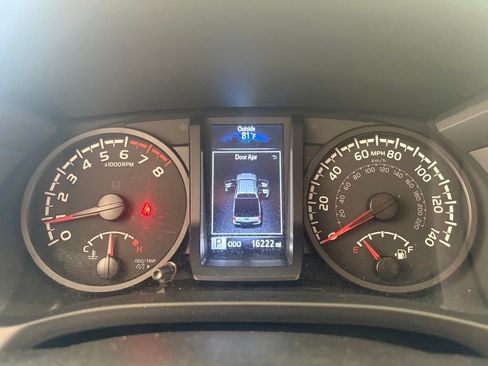 Used 2023 Toyota Tacoma SR AWD/4WD image 14