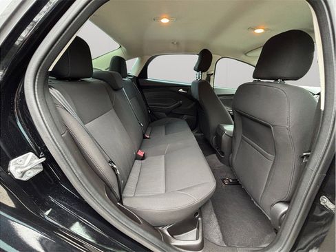 Used 2016 Ford Focus SE w/ SE Power Seat Package image 29