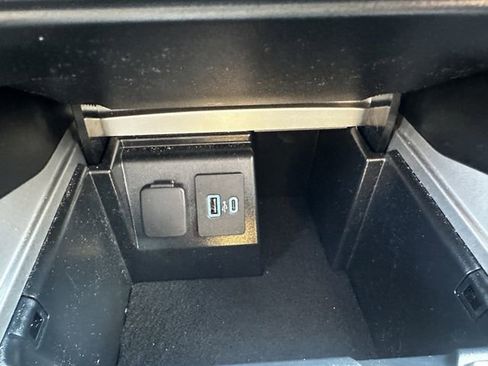 Certified 2023 Ford Explorer ST-Line image 24