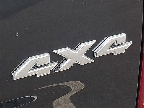 Used 2018 RAM 2500 SLT w/ Snow Chief Group image 25