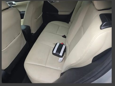Used 2013 Lexus CT 200h w/ Premium Pkg w/Backup Camera FWD image 14