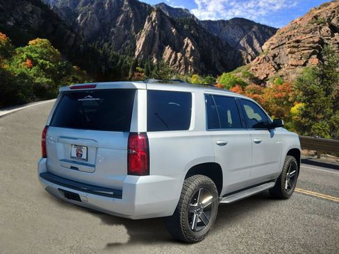 Used 2018 Chevrolet Tahoe LT w/ Luxury Package AWD/4WD image 3