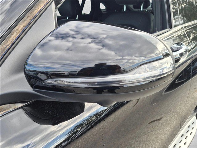Used 2023 Mercedes-Benz GLC 300 4MATIC Coupe image 10