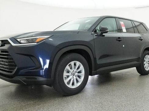 New 2026 Toyota Grand Highlander XLE FWD image 17