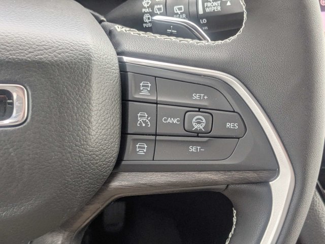 New 2027 Jeep Grand Cherokee Altitude AWD/4WD image 28