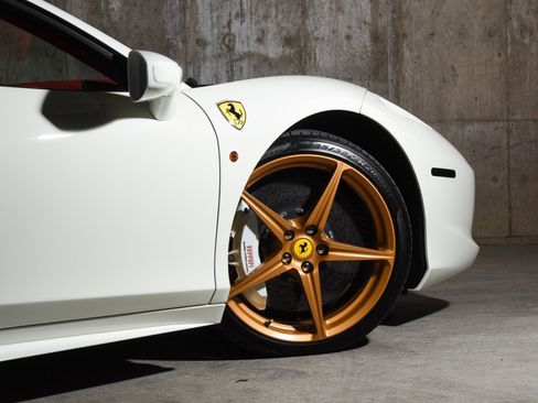 Used 2013 Ferrari 458 Spider image 12