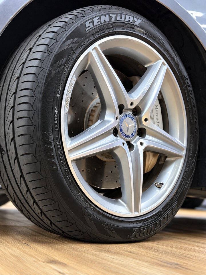 Used 2017 Mercedes-Benz E 300 4MATIC image 23
