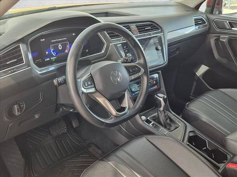 Used 2022 Volkswagen Tiguan SE FWD image 10