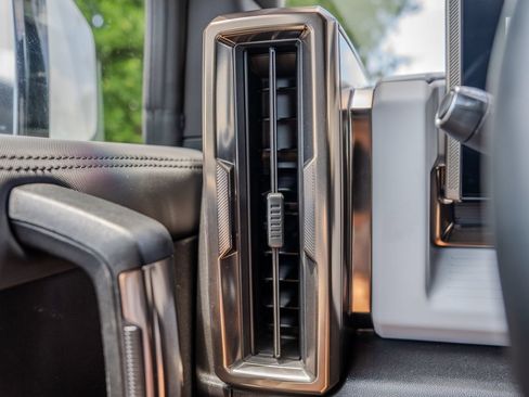 Used 2025 GMC Hummer EV 3X AWD/4WD image 8