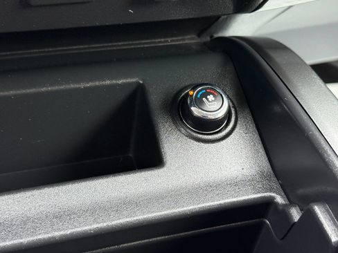 Used 2016 Nissan Titan Platinum Reserve image 30