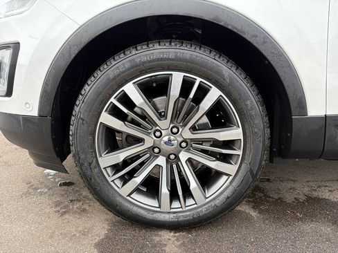 Used 2016 Ford Explorer Platinum image 11