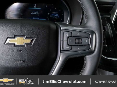 Certified 2024 Chevrolet Suburban LT RWD image 12