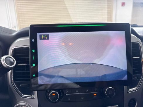 Used 2018 Nissan Titan SV AWD/4WD image 39