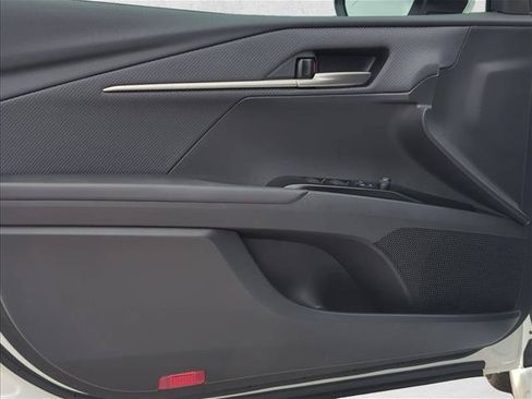 Used 2025 Toyota Camry SE FWD image 10
