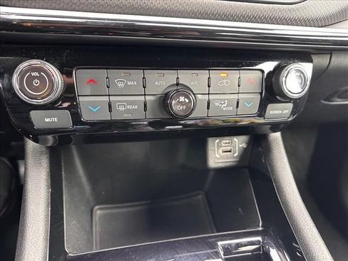 Used 2025 Jeep Compass Trailhawk AWD/4WD image 26