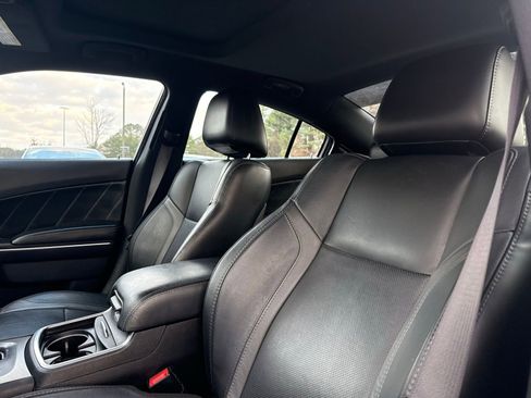 Used 2015 Dodge Charger R/T w/ Plus Group image 15