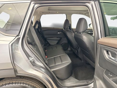 Used 2023 Nissan Rogue SV w/ SV Premium B Package image 18