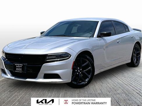 Used 2020 Dodge Charger SXT w/ Blacktop Package RWD image 1