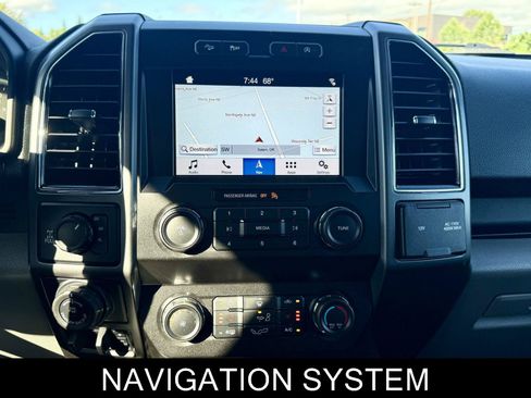Used 2019 Ford F150 XLT w/ Equipment Group 302A Luxury AWD/4WD image 25