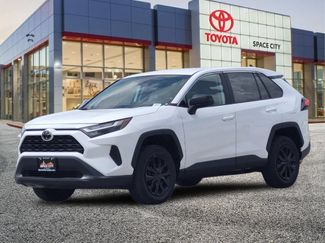 Used 2025 Toyota RAV4 LE FWD video 2