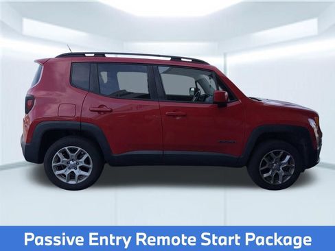 Used 2017 Jeep Renegade Latitude w/ Cold Weather Group AWD/4WD image 5