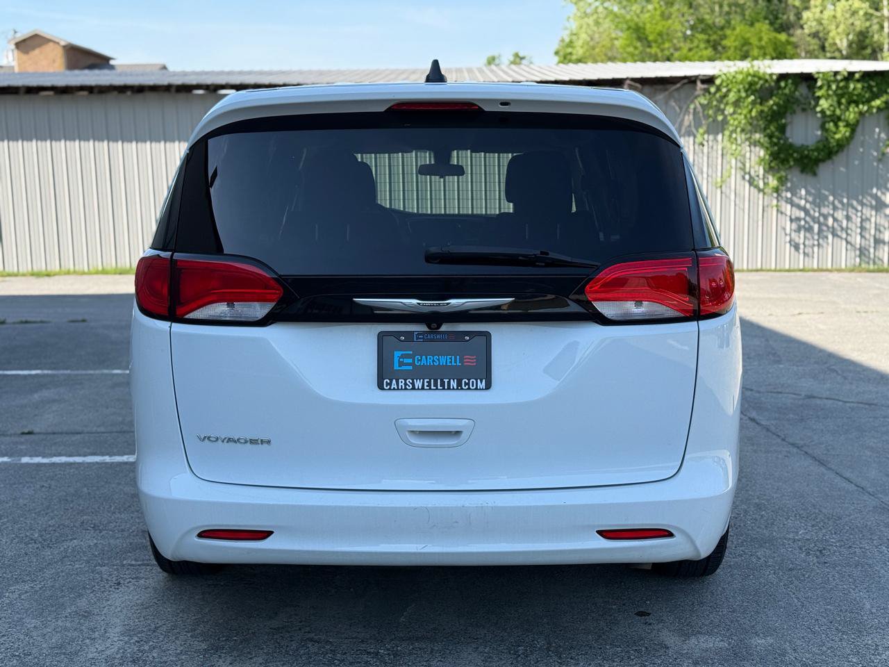 Used 2022 Chrysler Voyager LX FWD image 6